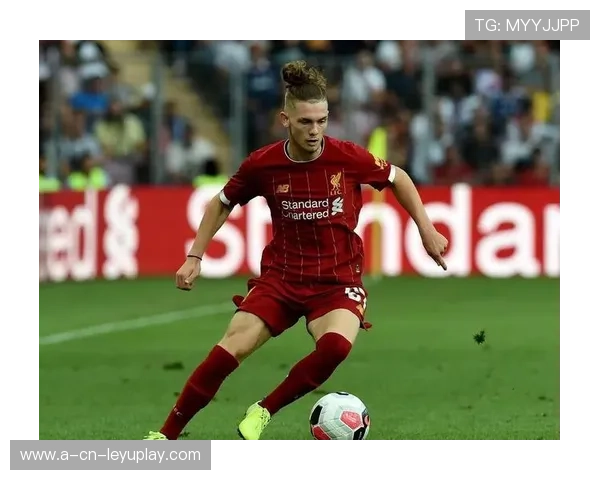 利物浦右脚劲射入网引发掌声